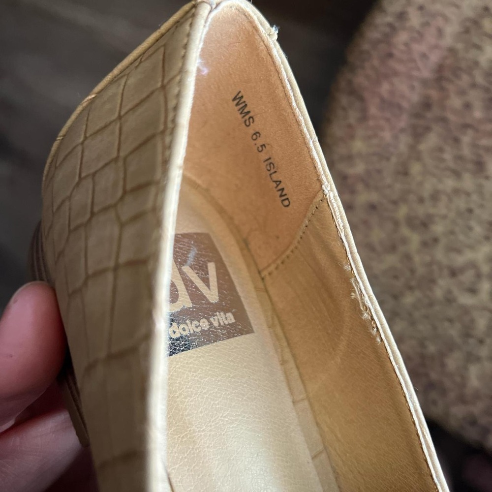 Dolce Vita Beige Crocodile Pattern Loafers - Picture 3 of 6